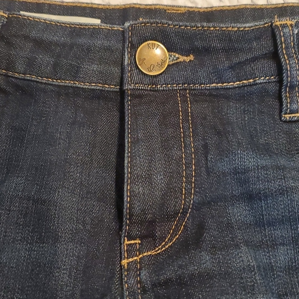 NWOT KUT from the Kloth Gidget Fray Jean Shorts Size 4 - Picture 2 of 5